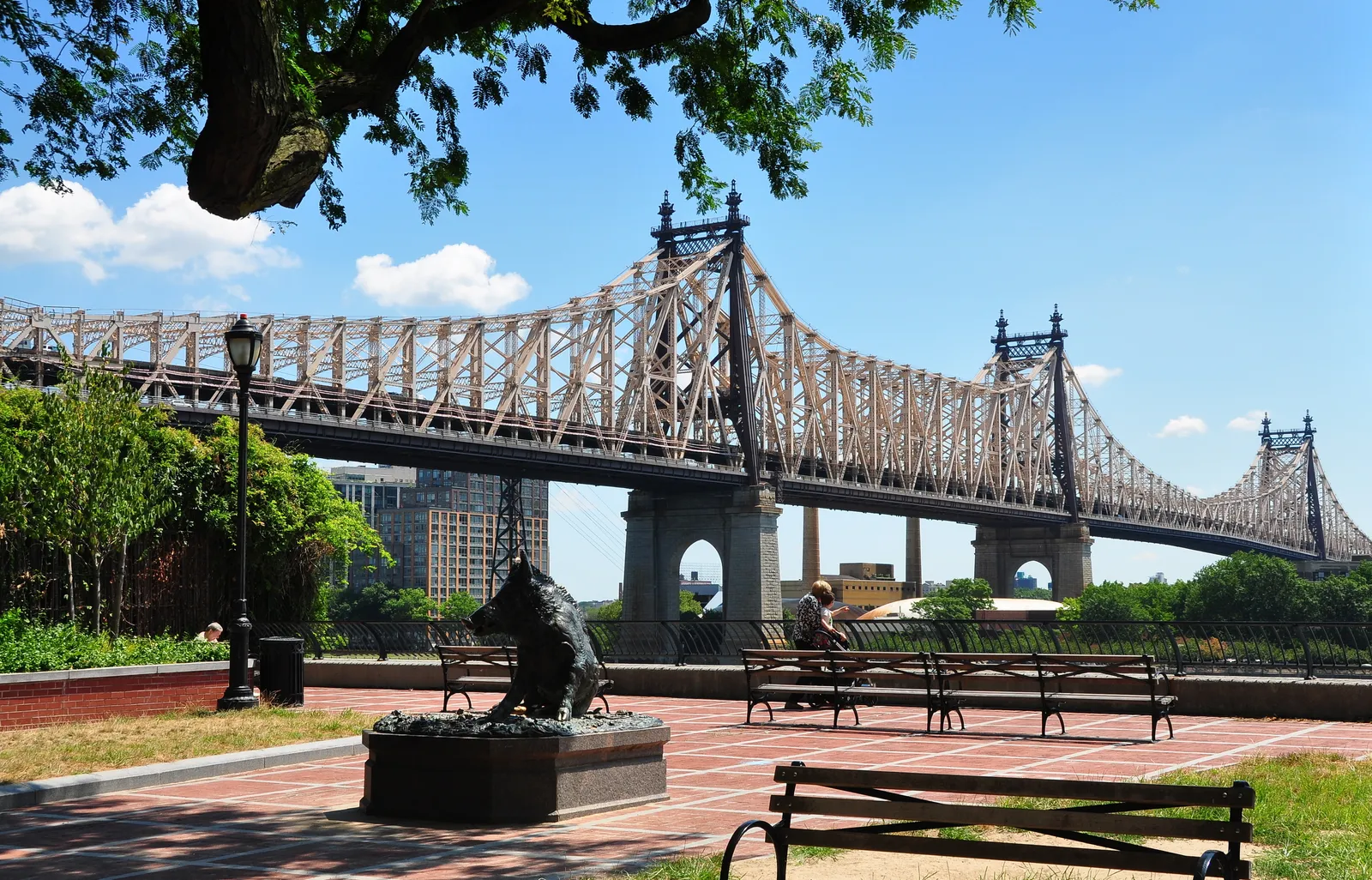 Opening scene in Stir Crazy