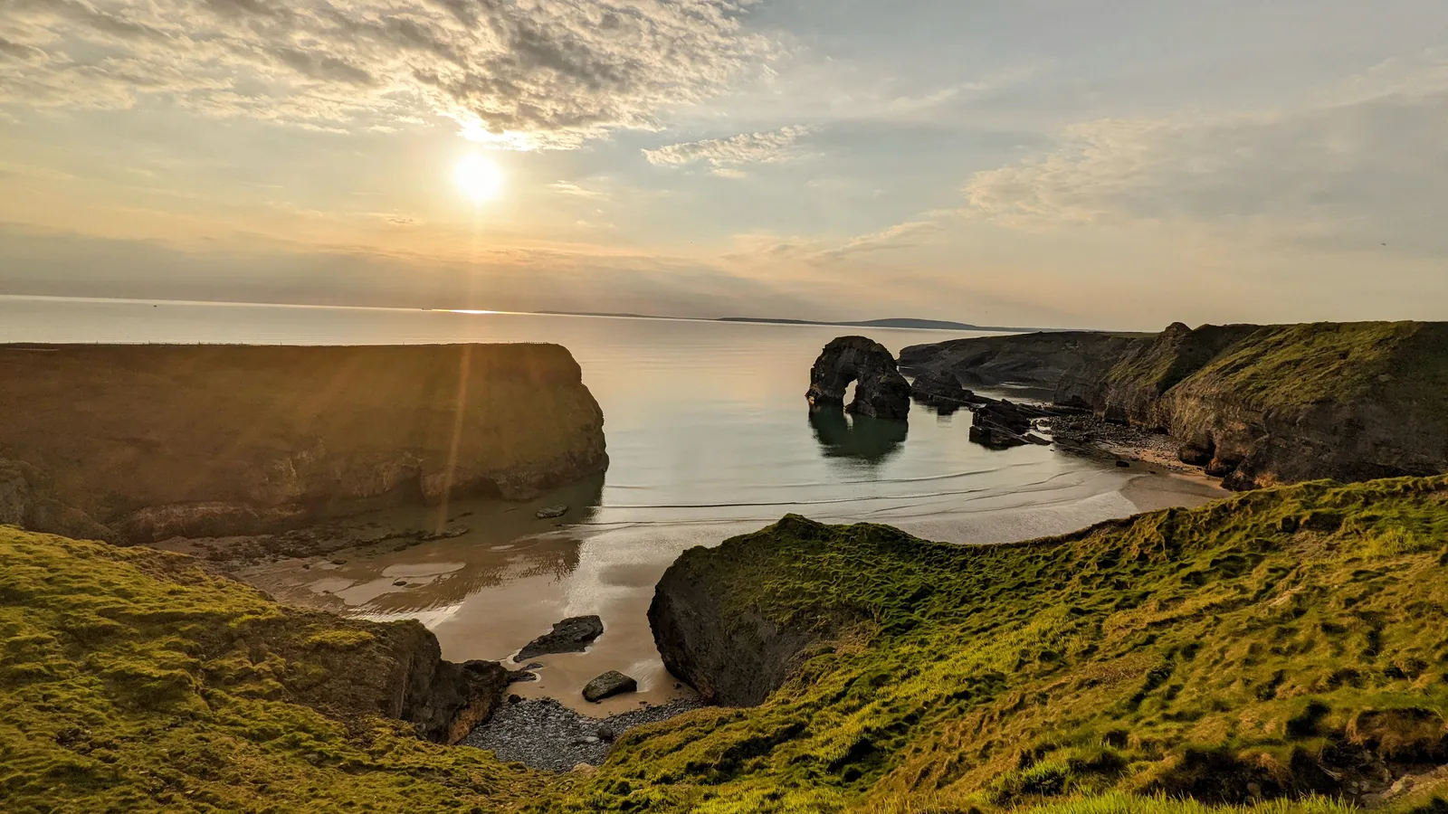 The great heathen army arrives on the shores of Northumbria in Vikings