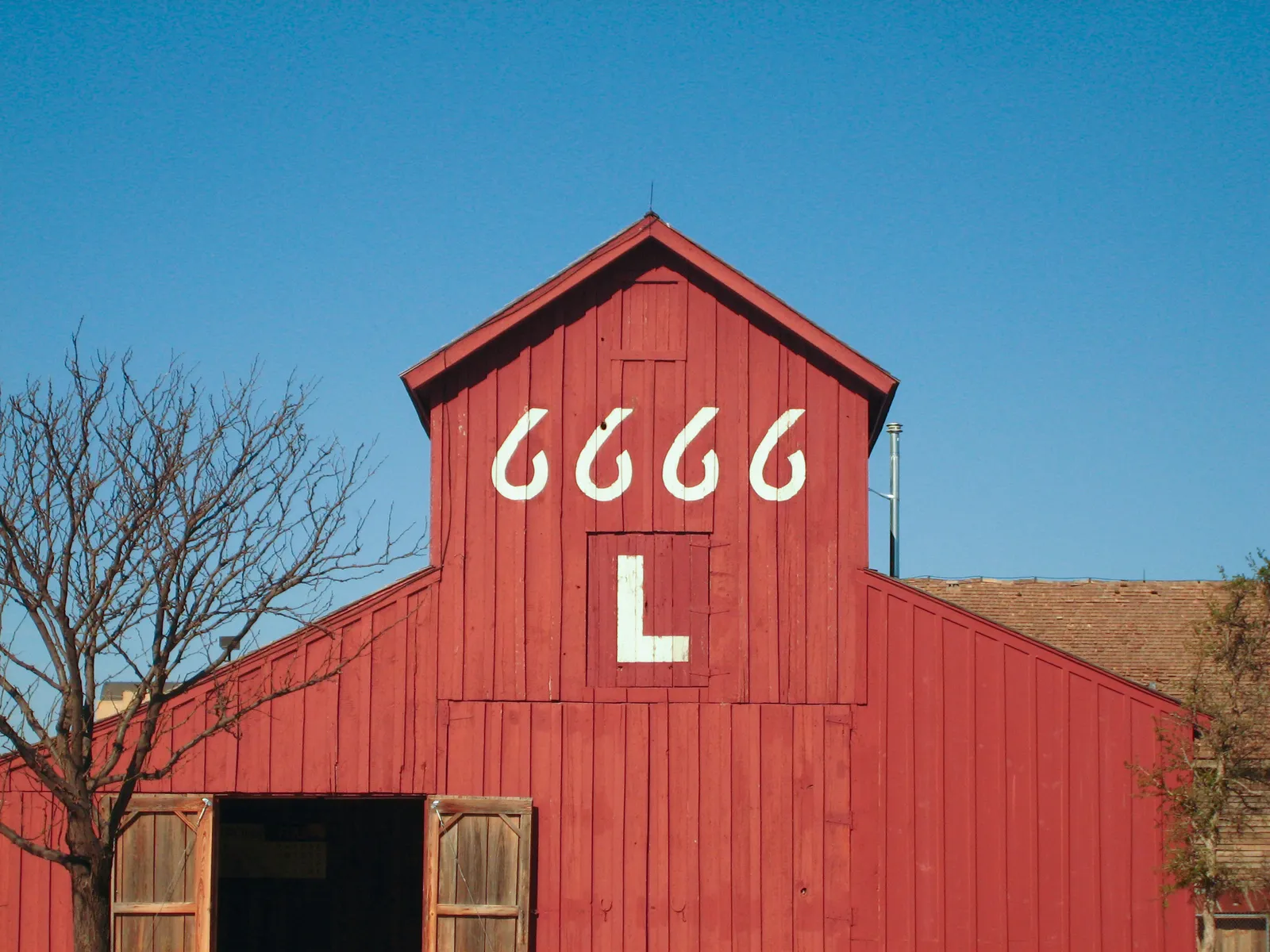 The standoff scene in 1883