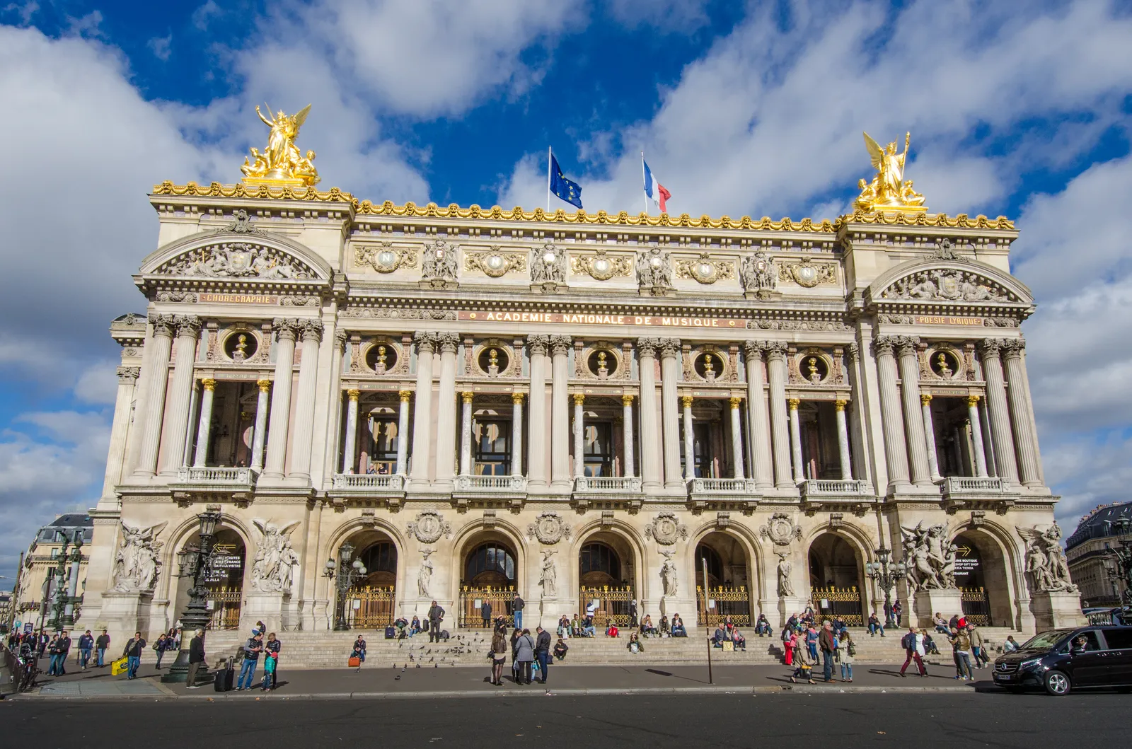 A night at the ballet scene in Emily in Paris