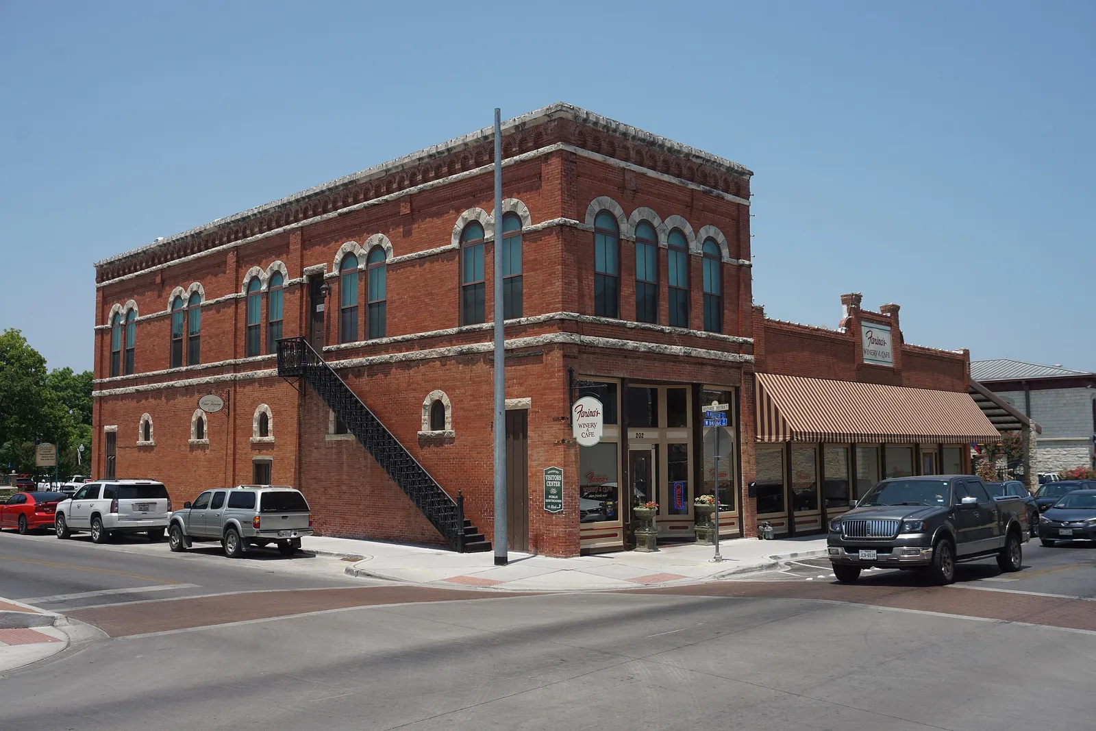 The bar scene in 1883