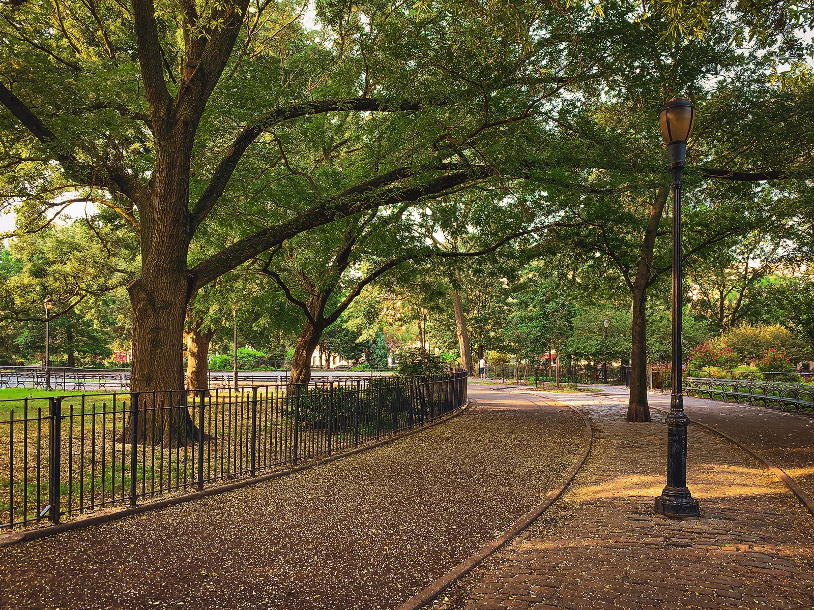 Water jug riddle scene in Die Hard With A Vengeance