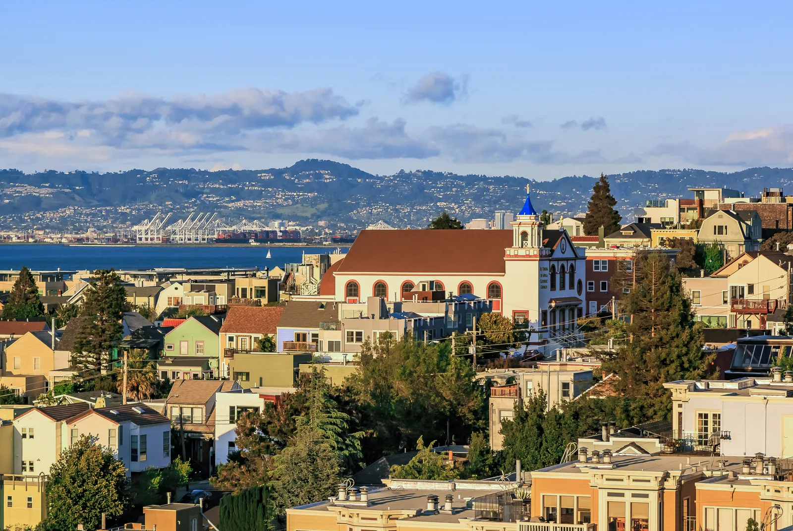 Claire and Charlie start a new law firm scene in High Crimes