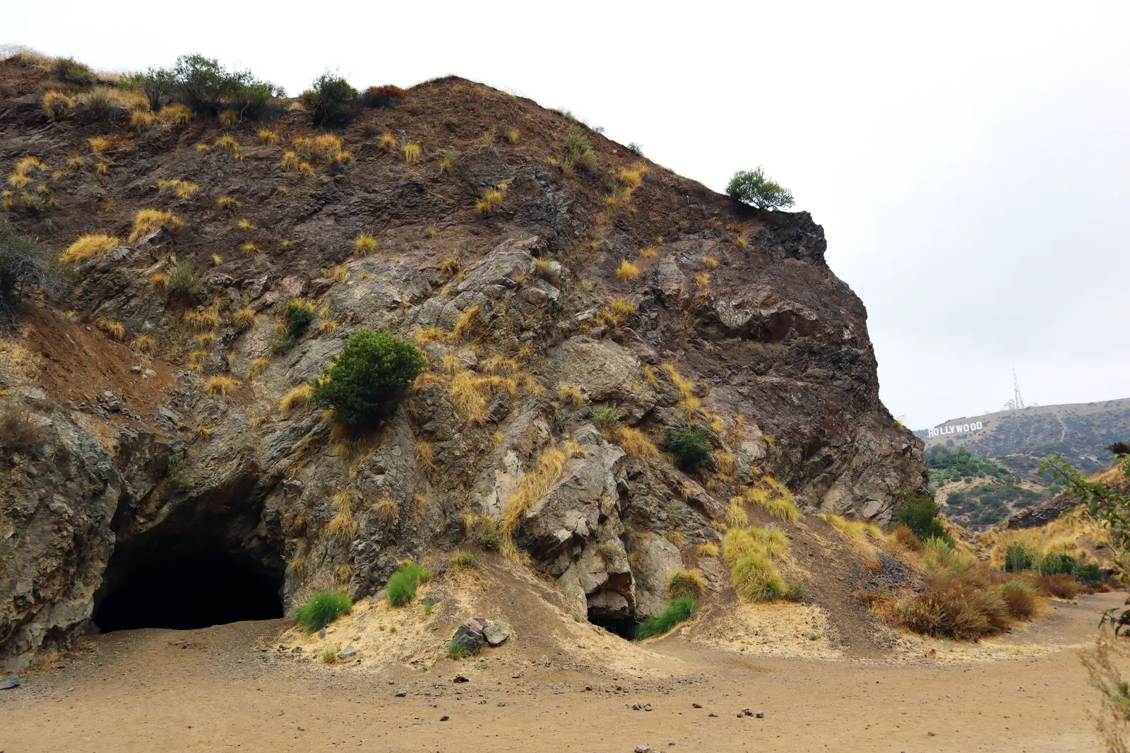 Thorak's men are killed in the cave scene in The Scorpion King