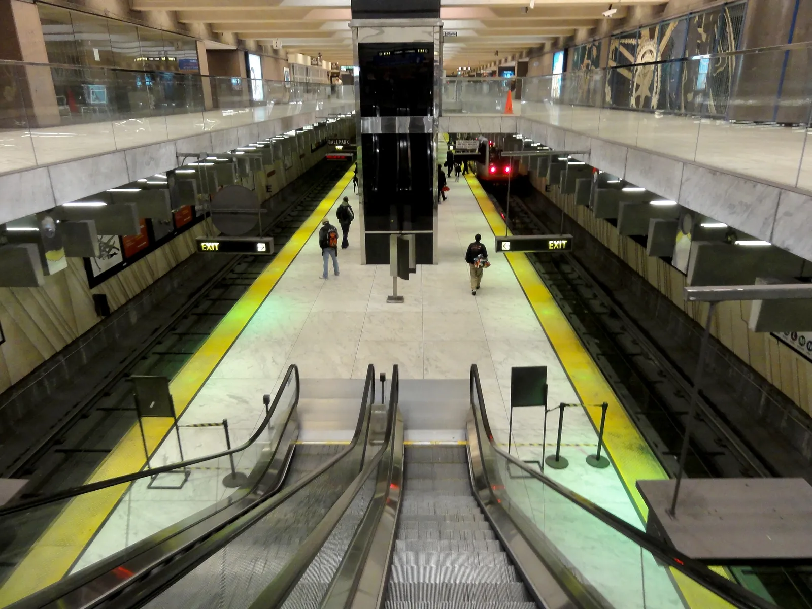 Train scene in An Eye for an Eye