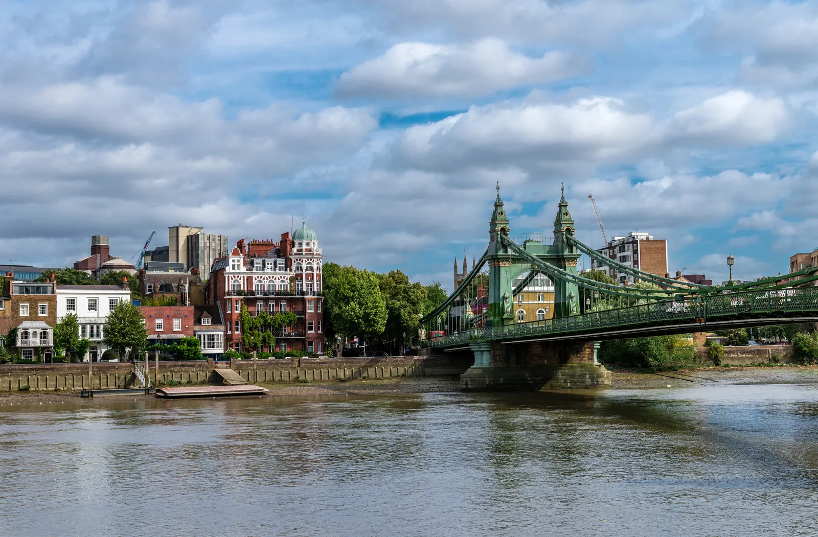 Bond meets M scene in No Time to Die