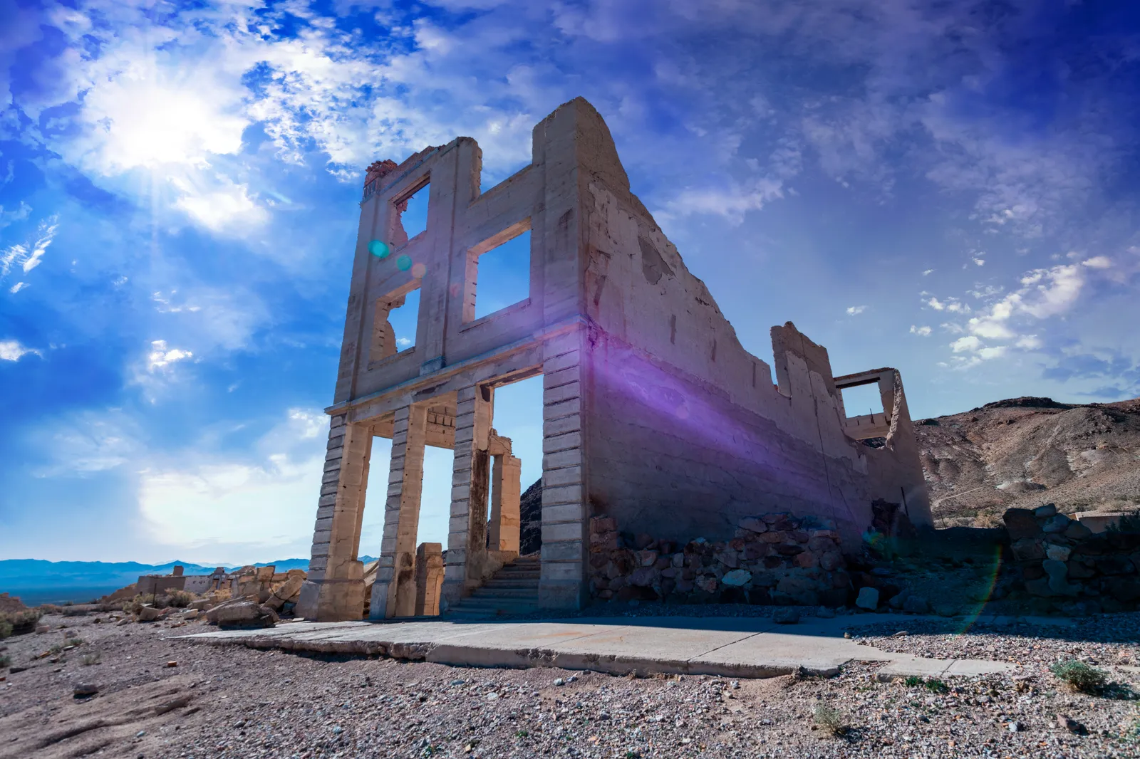 Escaping the compound scene in The Island